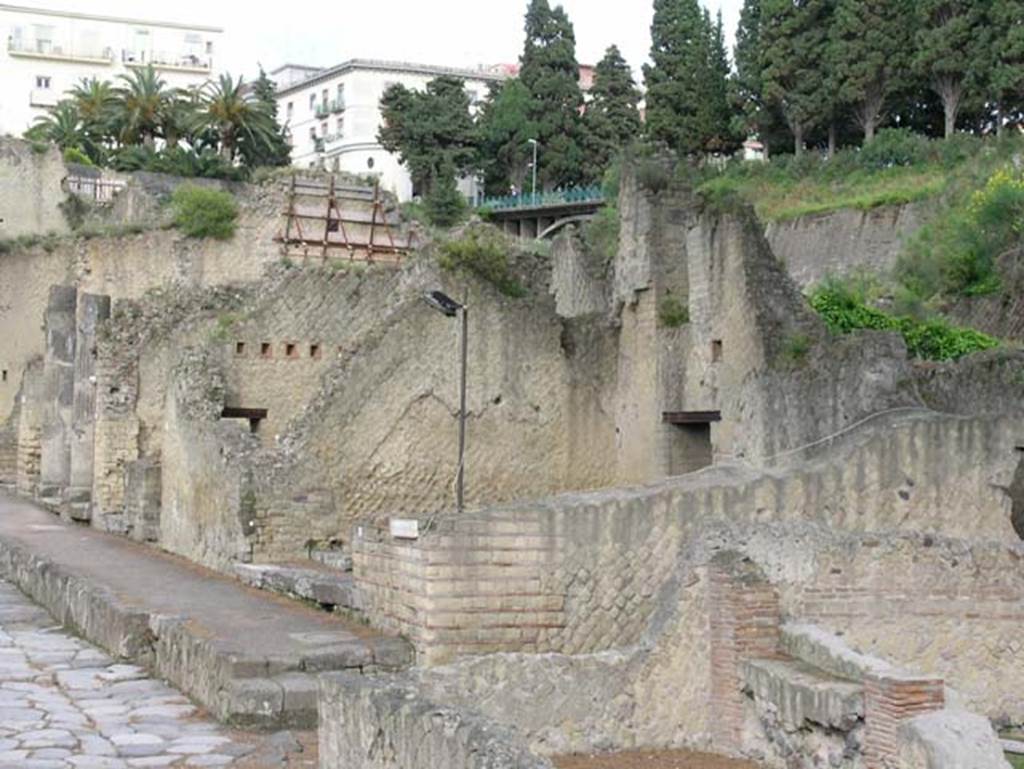 Ins Or II, 1 – 3, Herculaneum. May 2004. Looking north-east from Cardo V, across Vicolo Meridionale towards Insula Orientalis.
Photo courtesy of Nicolas Monteix.